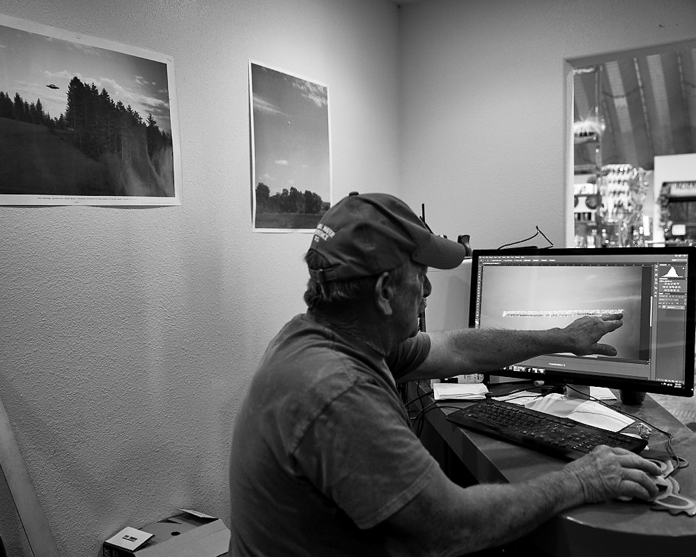 ANGLES LADIES - BROTHEL _6704